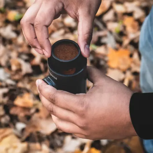 Cafetiere portable Wacaco Nanopresso cafe moulu