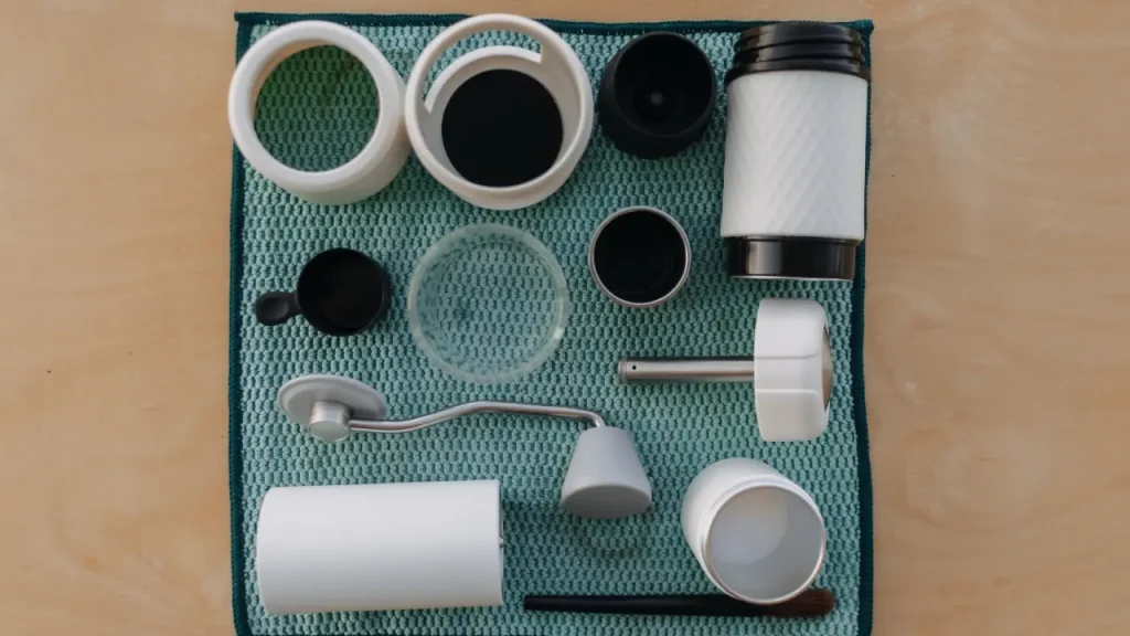 Comment nettoyer une cafetière portable ?