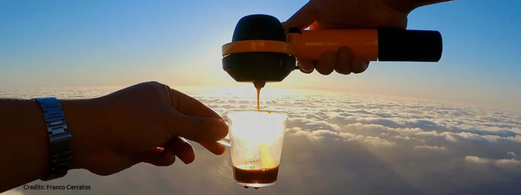 Cafetière portable en avion ou train